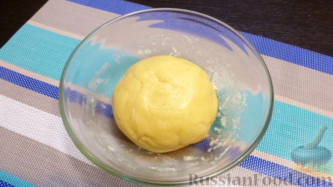 Фото приготовления рецепта: Венгерский пирог с айвой - шаг №6