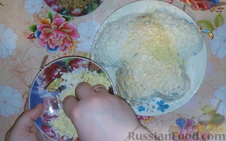 Фото приготовления рецепта: Праздничный салат "Собачка" - шаг №15