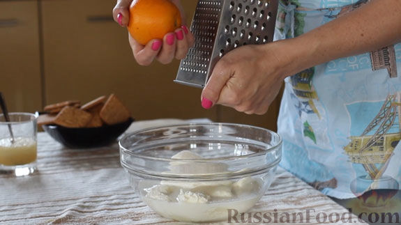 Фото приготовления рецепта: Салат "Зимний" с селедкой и яблоком - шаг №3