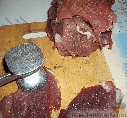 Фото приготовления рецепта: Свиные тефтели, тушенные в миндальном соусе с белым вином - шаг №22