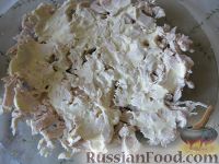 Фото приготовления рецепта: Салат куриный с грибами - шаг №7