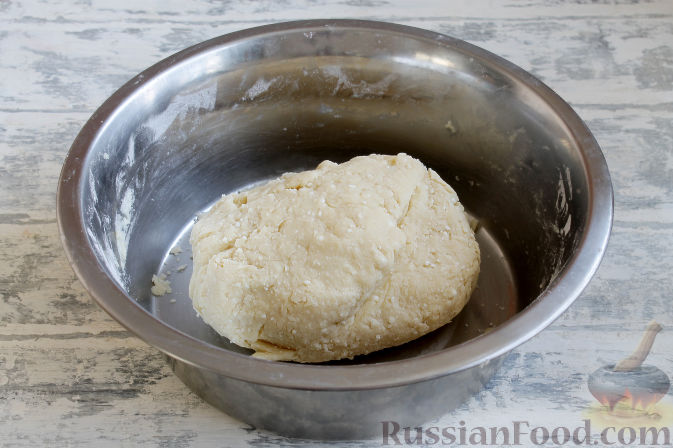 Фото приготовления рецепта: Творожное печенье с вишней - шаг №5