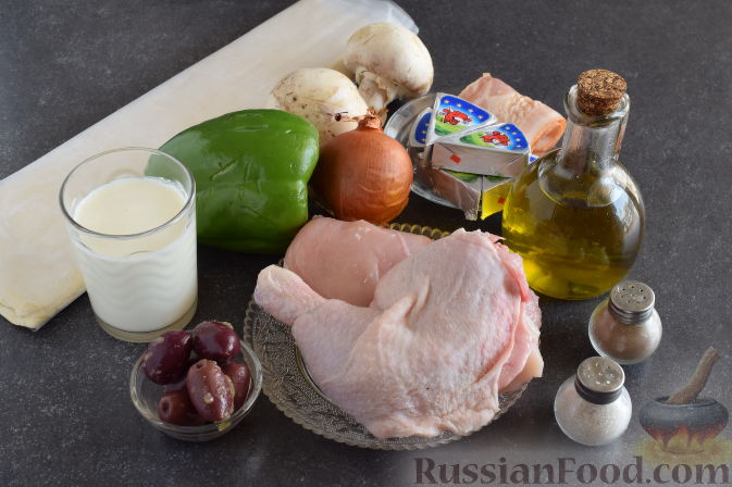 Фото приготовления рецепта: Куриные сердечки, тушенные с болгарским перцем и помидорами - шаг №3
