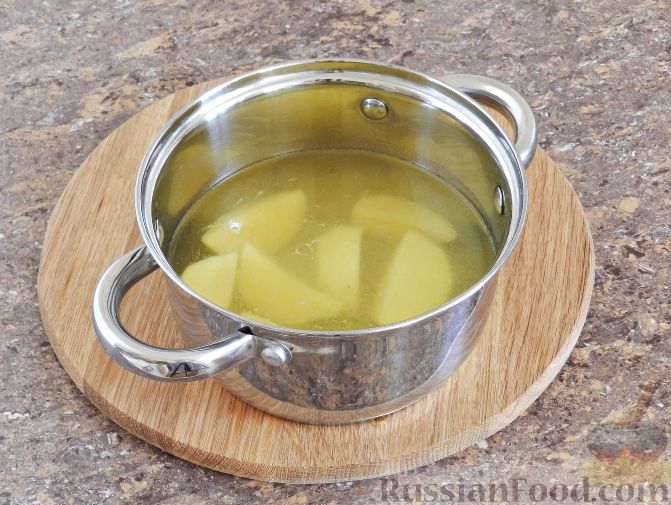 Фото приготовления рецепта: Суп-пюре из цветной капусты с шампиньонами - шаг №3