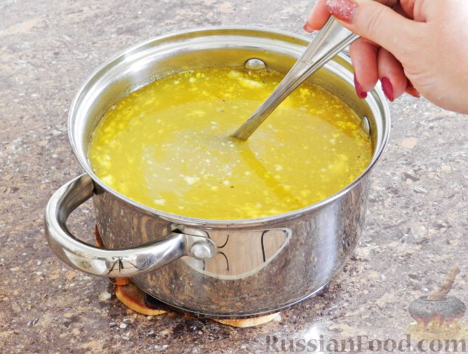 Фото приготовления рецепта: Суп из кабачков с молоком и сметаной - шаг №11