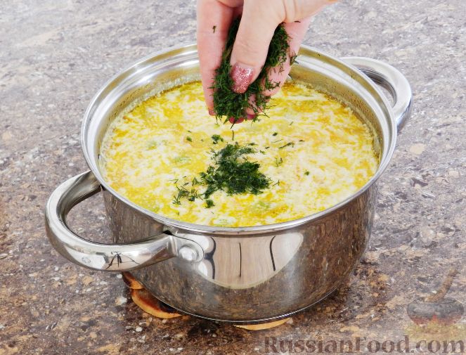 Фото приготовления рецепта: Суп из кабачков с молоком и сметаной - шаг №14