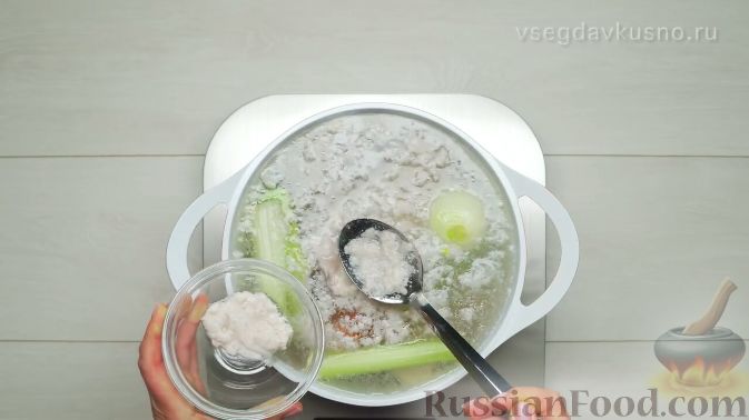 Фото приготовления рецепта: Рыбный суп с кускусом - шаг №11