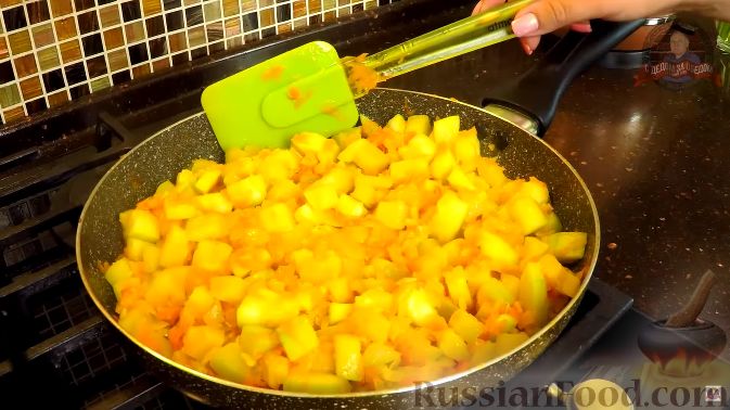 Фото приготовления рецепта: Фриттата с кабачками и сыром - шаг №8