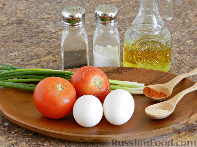 Фото приготовления рецепта: Яичный суп с помидорами - шаг №1
