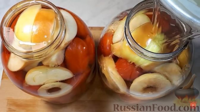 Фото приготовления рецепта: Помидоры с яблоками на зиму (без уксуса, лимонной кислоты, аспирина) - шаг №9