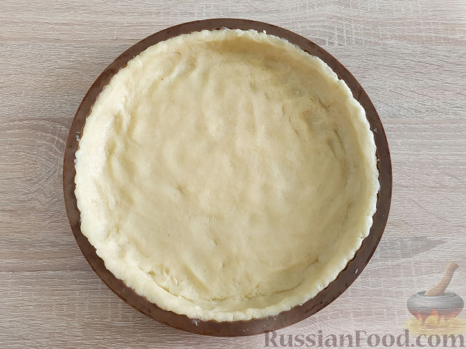 Фото приготовления рецепта: Сметанный пирог с ежевикой - шаг №10