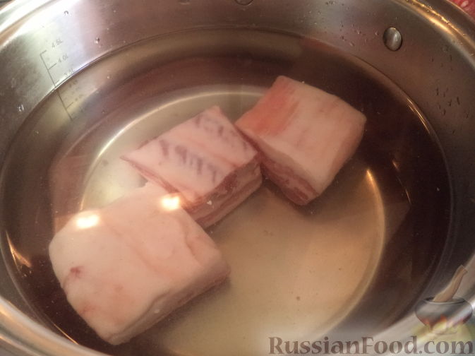 Фото приготовления рецепта: Рассольник со свиными ребрышками - шаг №2