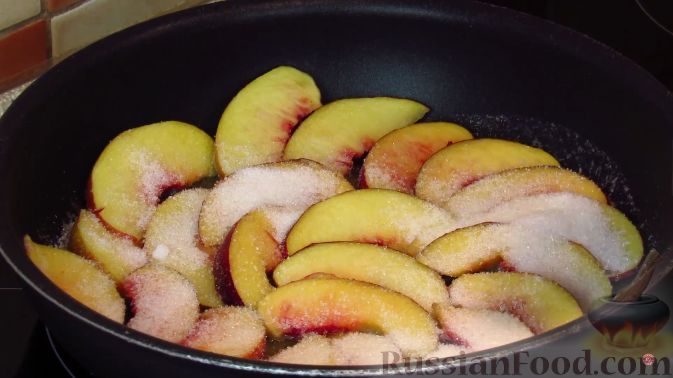 Фото приготовления рецепта: Йогуртовый кекс с персиками - шаг №3