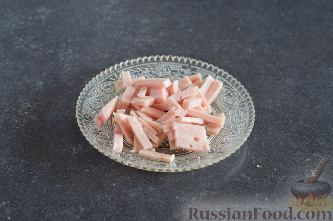 Фото приготовления рецепта: Кабачковые оладьи с сосисками - шаг №9