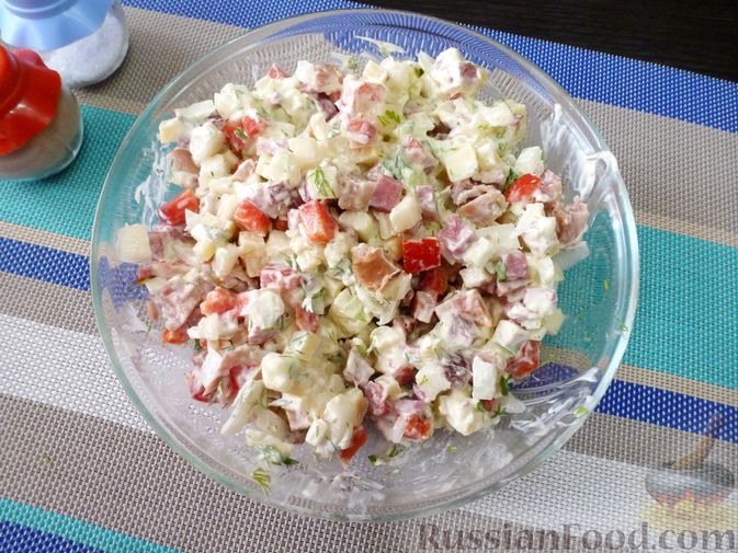 Фото приготовления рецепта: Мясной салат  "Куртизанка" с грушей и яблоком - шаг №13