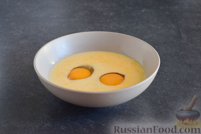 Фото приготовления рецепта: Закуска из батона с ветчиной и помидорами - шаг №5
