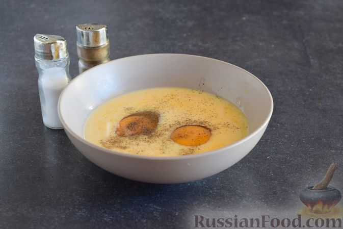 Фото приготовления рецепта: Закуска из батона с ветчиной и помидорами - шаг №6