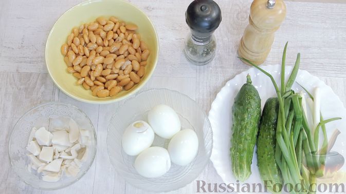 Фото приготовления рецепта: Белковый салат с кальмарами - шаг №1