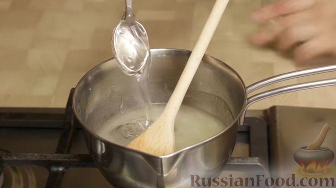 Фото приготовления рецепта: Домашний зефир из черной смородины, с сиропом глюкозы - шаг №6