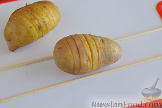 Фото приготовления рецепта: Картошка-гармошка с овощами - шаг №2