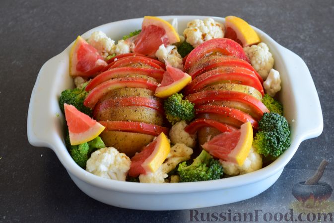 Фото приготовления рецепта: Картошка-гармошка с овощами - шаг №9