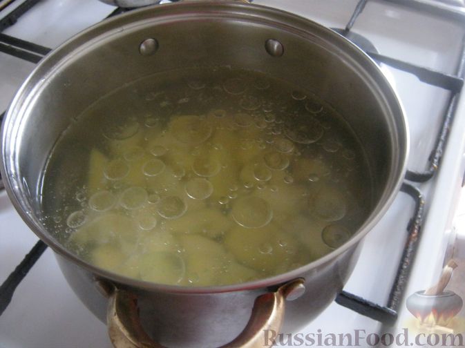 Фото приготовления рецепта: Сытный рисовый суп - шаг №4