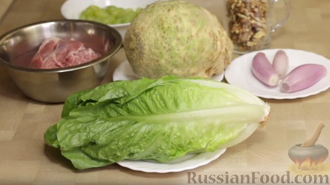 Фото приготовления рецепта: Необычный праздничный салат с мясом - шаг №1