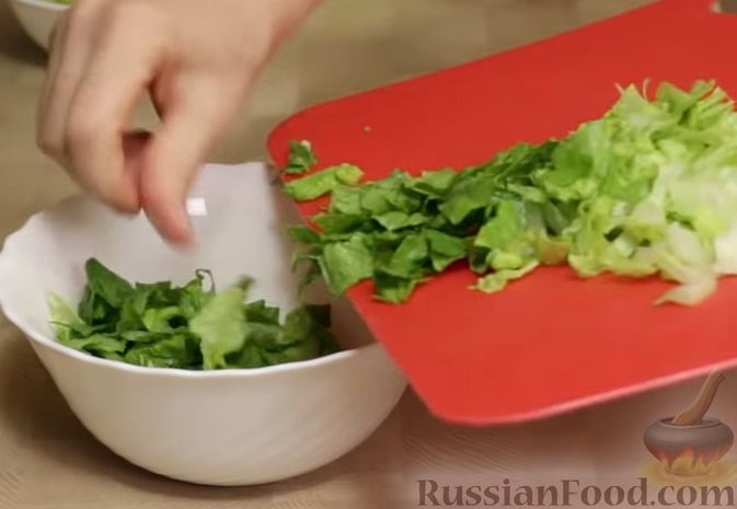 Фото приготовления рецепта: Необычный праздничный салат с мясом - шаг №7