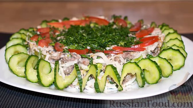Фото приготовления рецепта: Необычный праздничный салат с мясом - шаг №10
