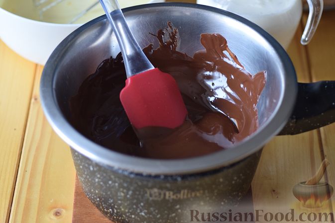 Фото приготовления рецепта: Шоколадная помадка с вишней и миндалем - шаг №5