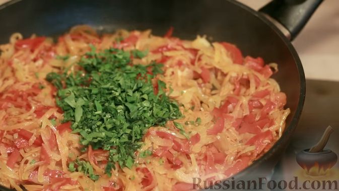 Фото приготовления рецепта: Рулетики из баклажанов, маринованные в томатном соусе - шаг №9