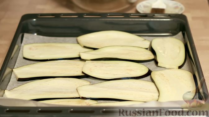 Фото приготовления рецепта: Рулетики из баклажанов, маринованные в томатном соусе - шаг №10