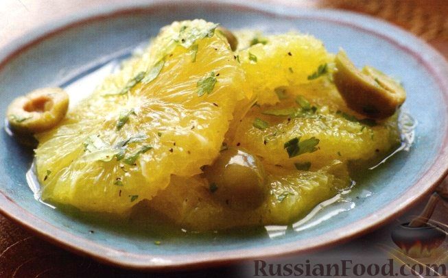 Фото к рецепту: Салат из апельсинов и оливок