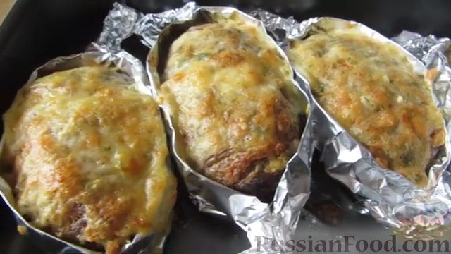 Фото приготовления рецепта: Жареная картошка с курицей и салом - шаг №2