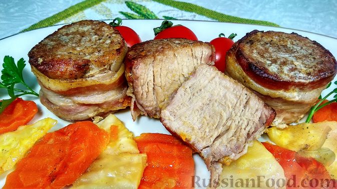 Рулет из свинины с маслинами и беконом в духовке (2-й рецепт)