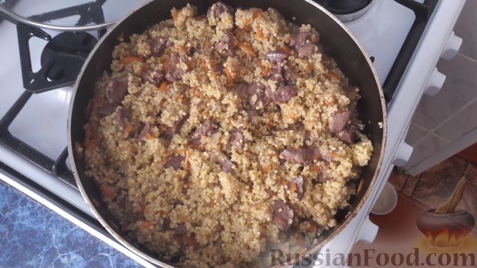 Фото приготовления рецепта: Рагу с картофелем, фасолью и тефтелями, тушенными с грибами и вином - шаг №19