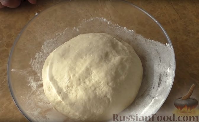Фото приготовления рецепта: Песочный пирог с баклажанами, грибами и сыром - шаг №8