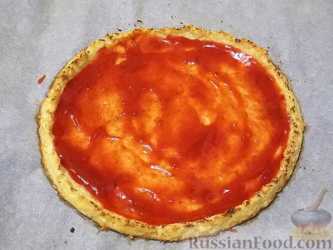 Фото приготовления рецепта: Пицца из цветной капусты - шаг №10