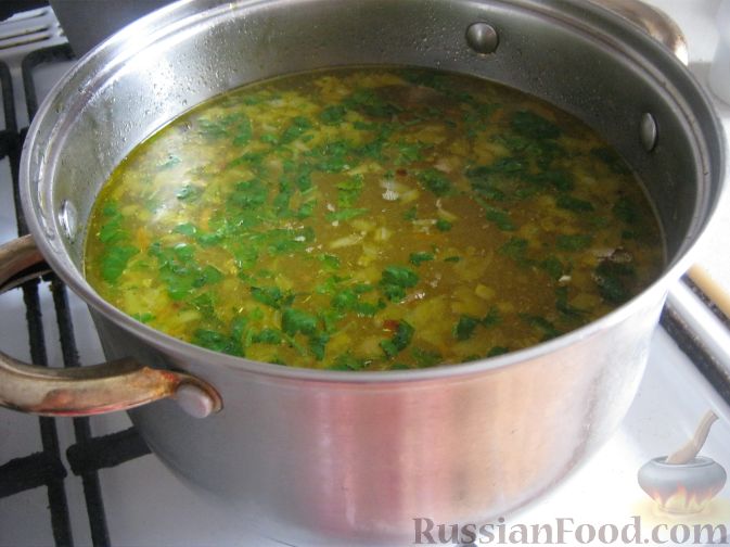 Фото приготовления рецепта: Рыбный суп из консервов - шаг №10
