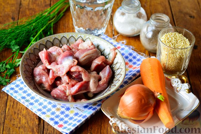 Фото приготовления рецепта: Куриное филе, запечённое с морковью и луком - шаг №3