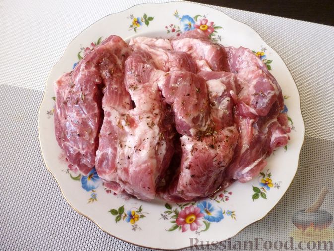 Фото приготовления рецепта: Буженина "Мясное ассорти" (из свинины, говядины и курицы) - шаг №5