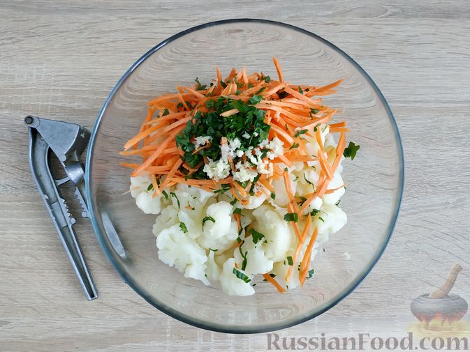 Фото приготовления рецепта: Маринованная цветная капуста с морковью, по-корейски - шаг №10