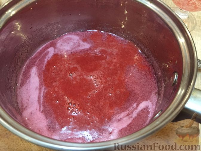Фото приготовления рецепта: Джем из красной смородины и малины - шаг №8