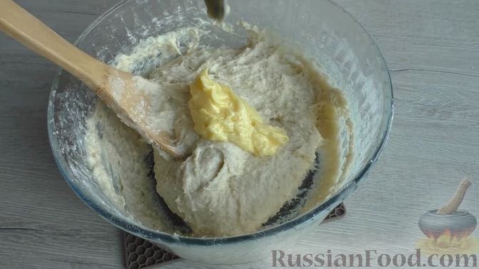 Фото приготовления рецепта: Абрикосовый пирог с посыпкой (штрейзелем) - шаг №6