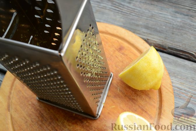 Фото приготовления рецепта: Лимонно-вишнёвые оладушки на сгущёнке - шаг №3