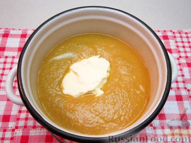 Фото приготовления рецепта: Крем-суп из баклажанов и помидоров с плавленым сыром - шаг №17