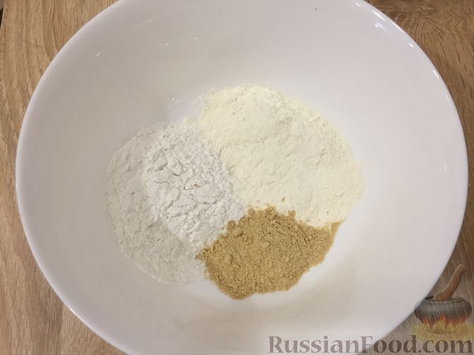 Фото приготовления рецепта: Смородиновое печенье из рисовой муки - шаг №2