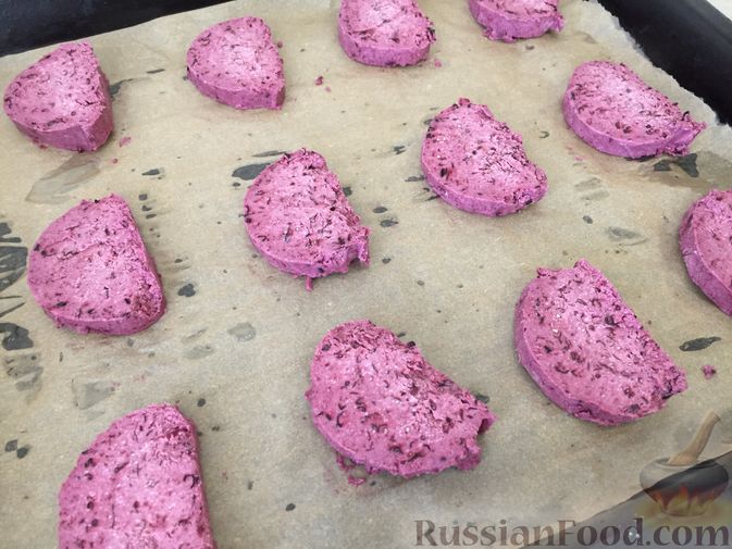 Фото приготовления рецепта: Смородиновое печенье из рисовой муки - шаг №11
