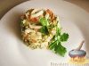 Фото к рецепту: Салат из кальмаров с маринованными огурцами