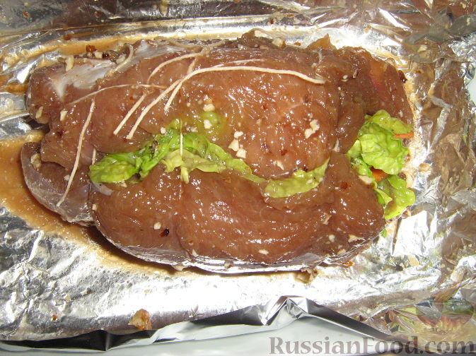 Фото приготовления рецепта: "Пастрома" из индейки медовая с начинкой - шаг №5